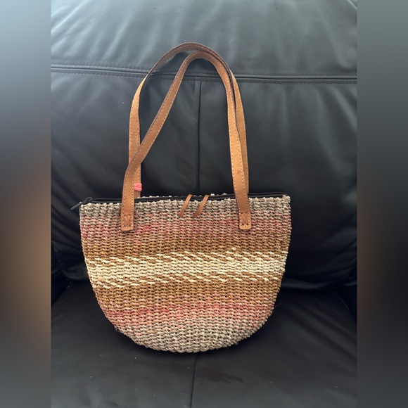 Handwoven Basket Bag Tote  Leather Straps - Picture 2 of 6